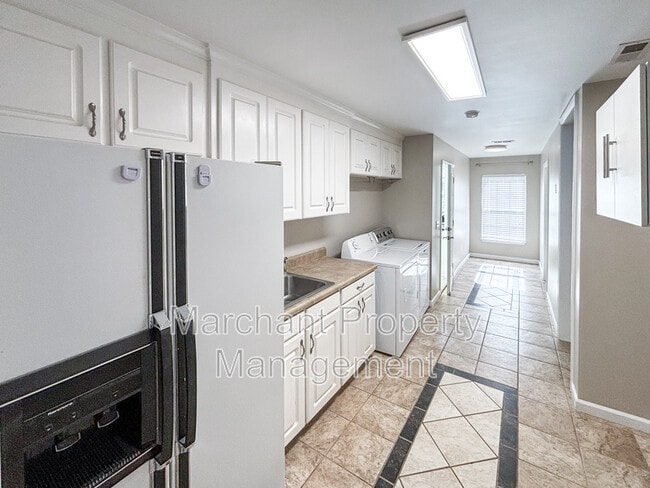 Building Photo - 317 Hunter Rd