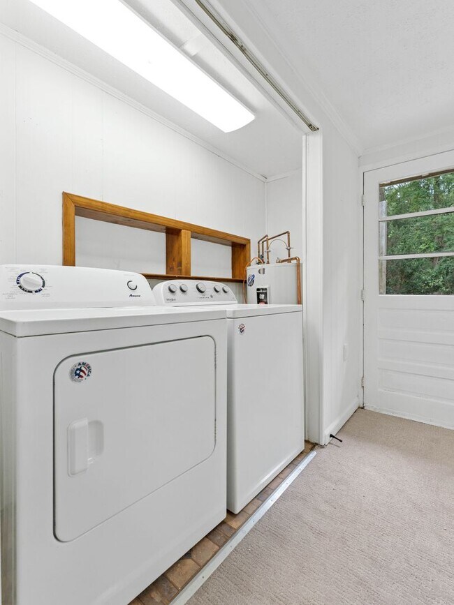 Building Photo - For Rent | Charming 2-Bedroom Home with Bonus Room & Screened-In Porch in Berlin