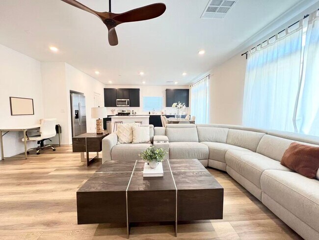 Building Photo - Beautiful 3-story home with 4 bedrooms and 3.5 bathrooms