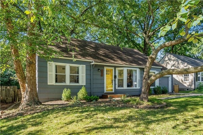 Building Photo - Charming Prairie Village Ranch + Designer ...