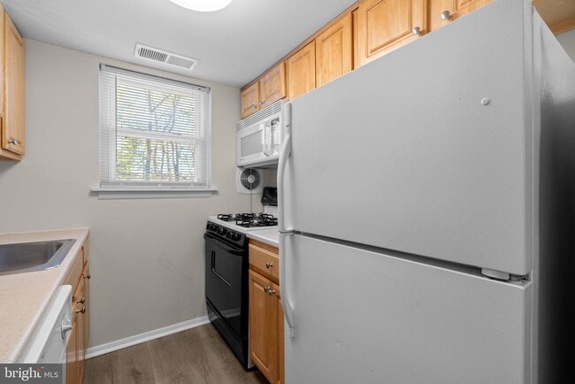 Building Photo - 3612 Court House Dr