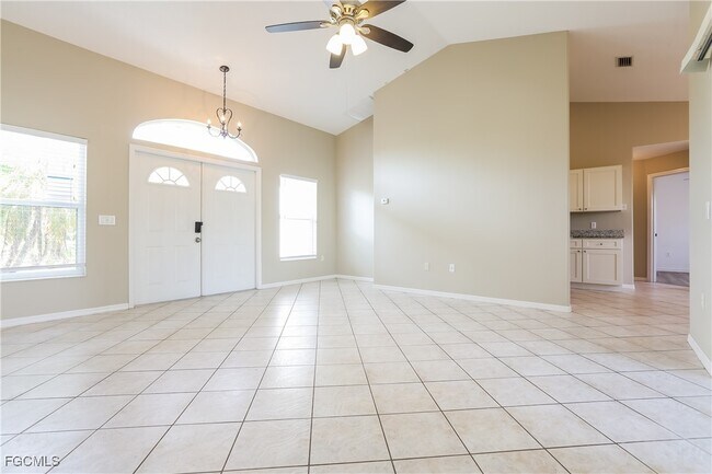 Building Photo - 1333 Roosevelt Dr