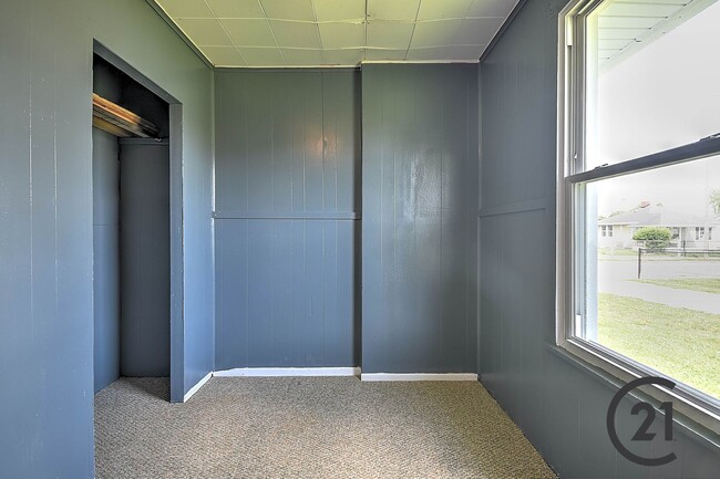 Building Photo - 1305 Willow St