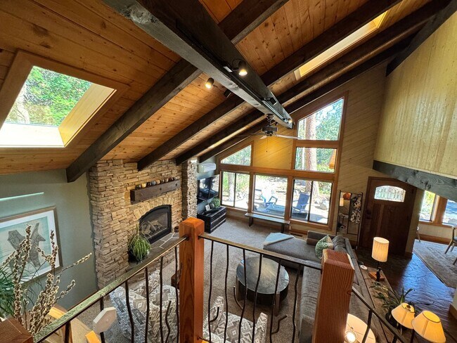 Building Photo - FOR RENT: FURNISHED LONG-TERM EXTREMELY CO...