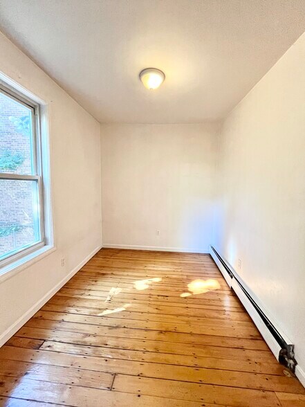 Building Photo - 52 Delle Ave