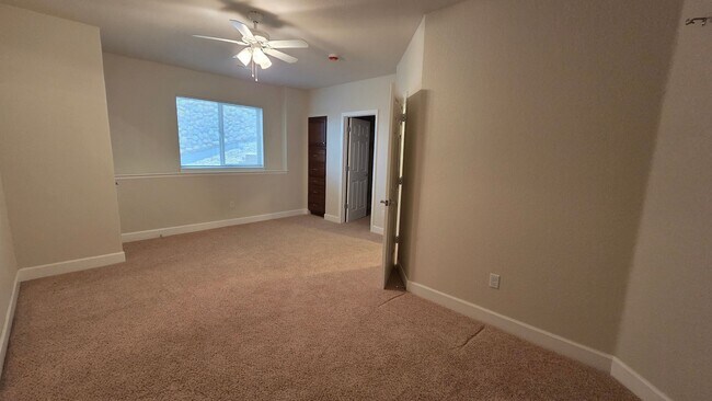 Building Photo - 4 Bedroom 3 Bath Plus Study/Office - Amazing Views! 55+ Only