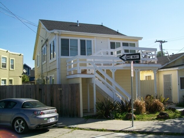 Building Photo - 150-152 C Leibrandt Ave