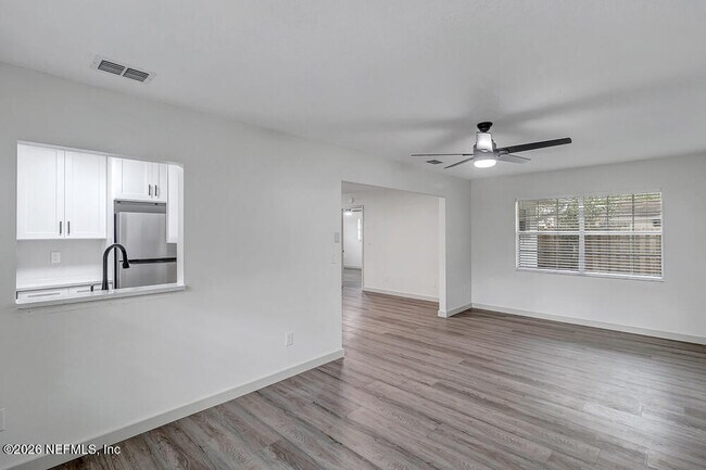 Building Photo - 407 Cassandra Ln