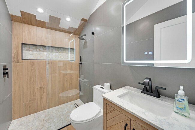 Building Photo - 228 Johnson