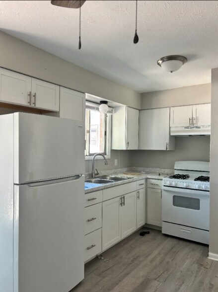 Building Photo - 327 Pershing Ave NE