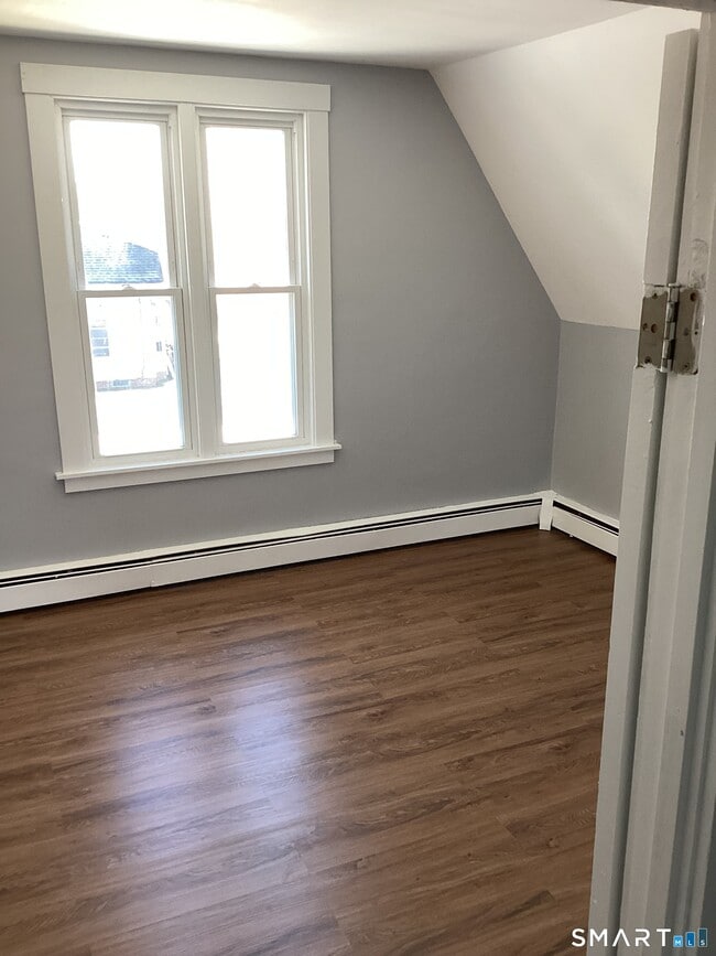 Building Photo - 68 Woodbridge St