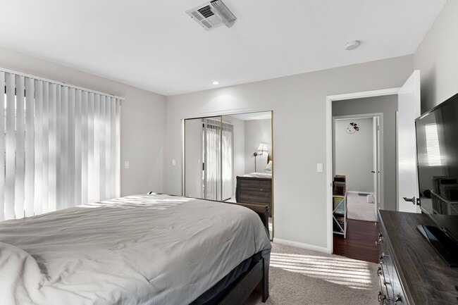 Building Photo - Single Story 3 Bedroom Home with 2 Patios and Community Amenities In Henderson