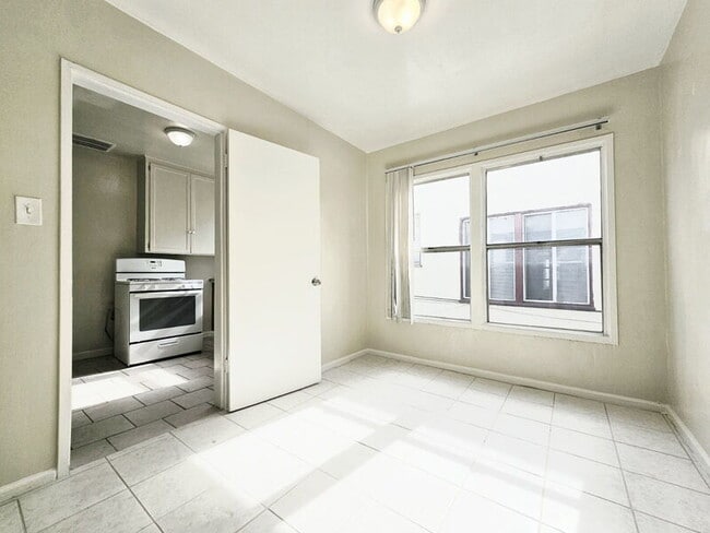 Building Photo - 2366 Venice Blvd.