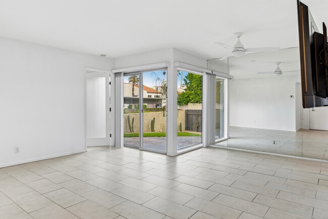 Building Photo - 1492 S Camino Real