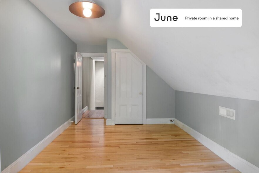 Building Photo - Room in Shared 7 bed/2.5 bath home