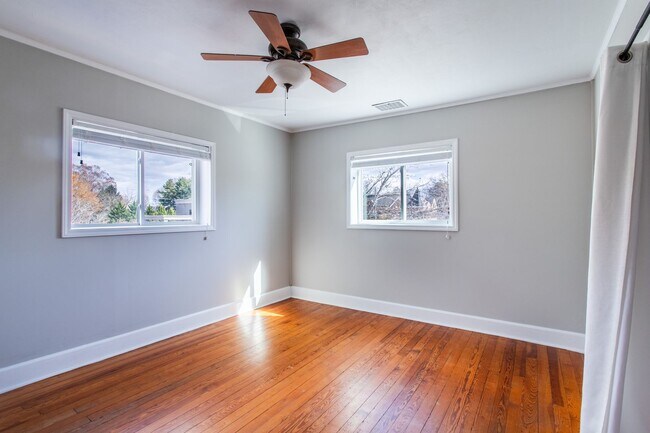 Building Photo - Downtown Apartment