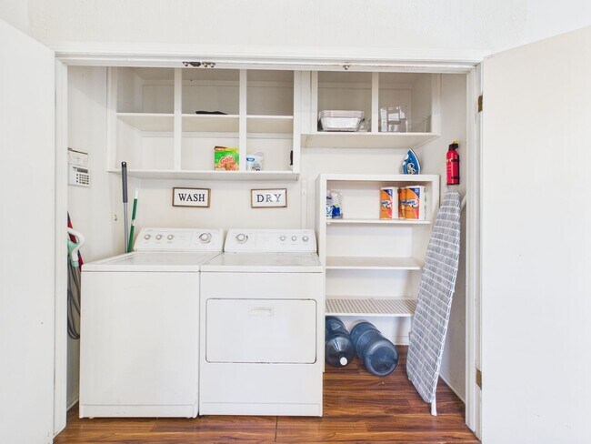 Building Photo - 7727 Cervin Dr