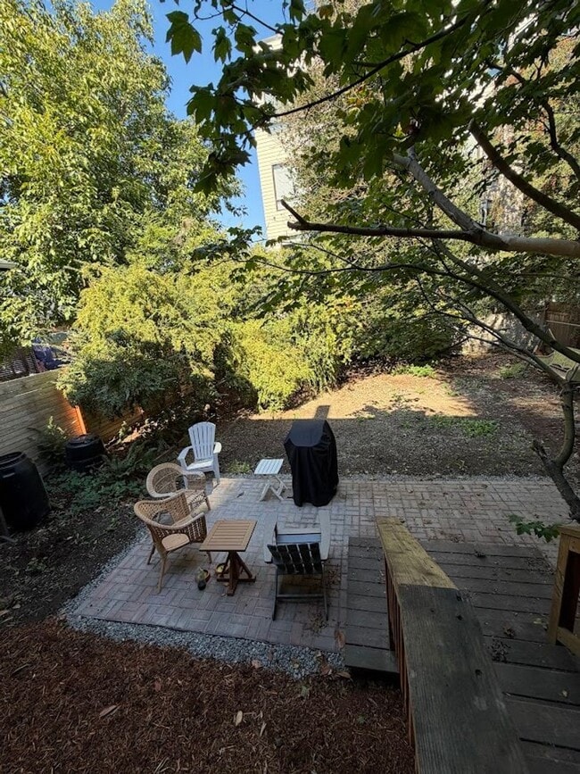 Building Photo - SFH 290 - Yamhill Duplex
