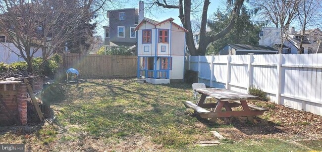 Building Photo - 16 Wildwood Ave