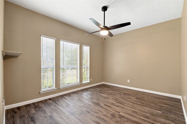 Building Photo - 5419 Teakwood Ln