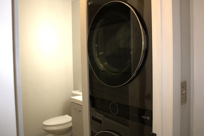 Building Photo - 607 Spring Meadow Rd