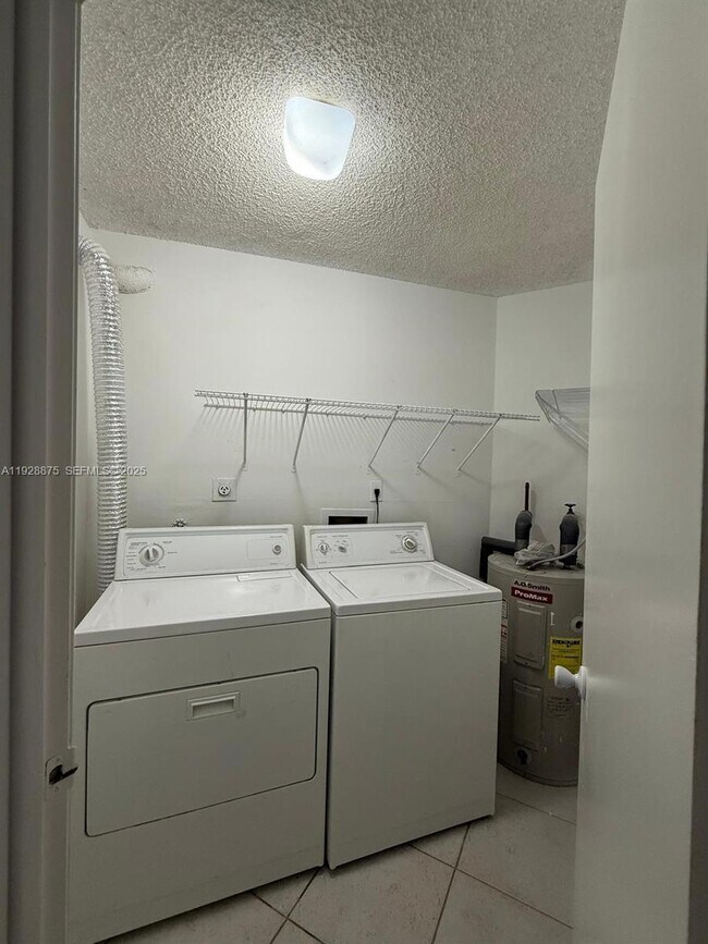 Building Photo - 10257 NW 9th St Cir