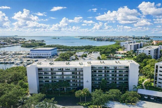 Building Photo - 1316 Pasadena Ave S