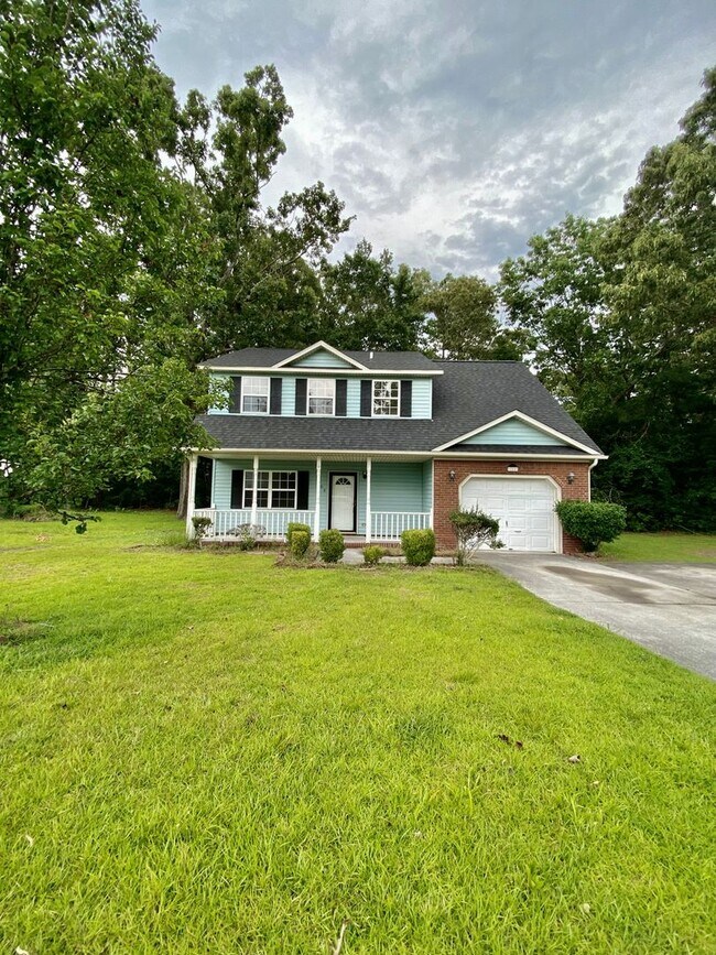 Primary Photo - 4 Bedroom Home for Rent