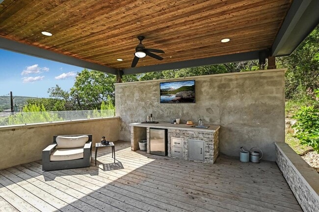Building Photo - 5304 Scenic View Dr