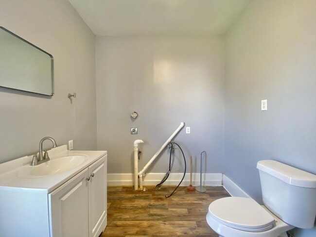 Building Photo - Available now 3 bed 1.5 bath in Slaton