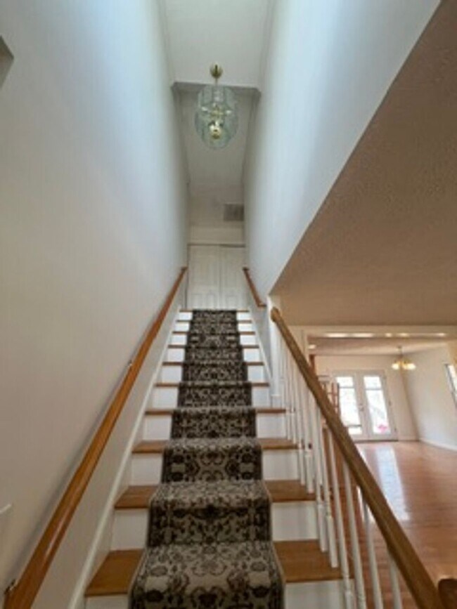 Building Photo - Single family home located in southern Rockbridge County