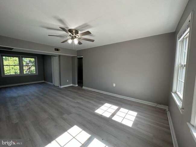 Building Photo - 6626 Boulevard View
