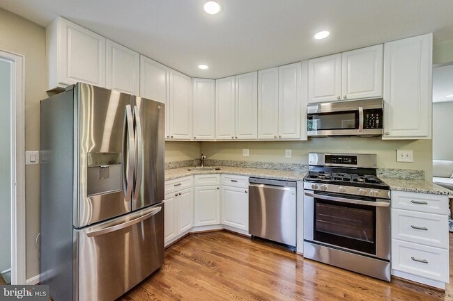 Building Photo - 4715 Oxbow Rd