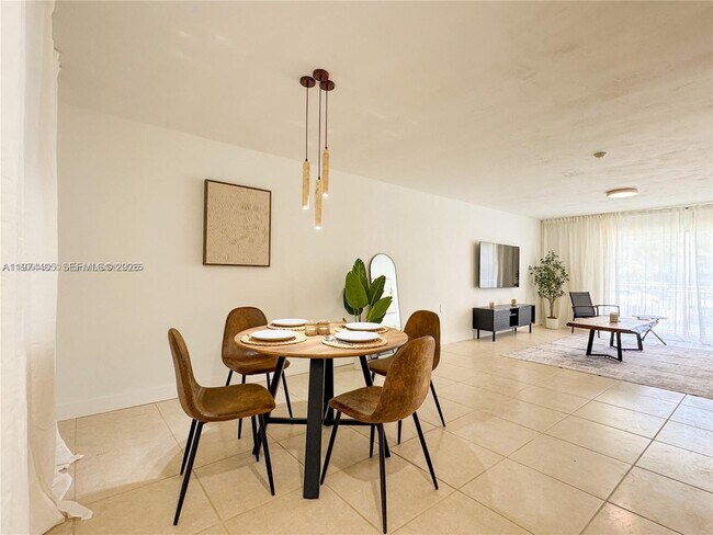 Building Photo - 1631 NE 114th St