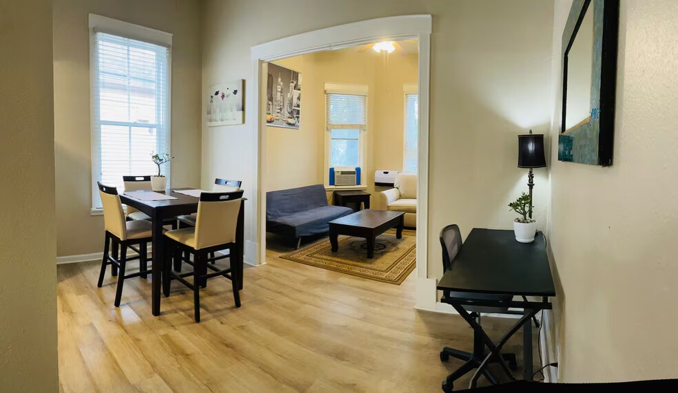 Building Photo - 906 E St