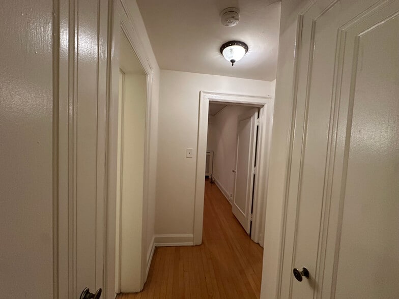 Building Photo - 1914 N Prospect Ave