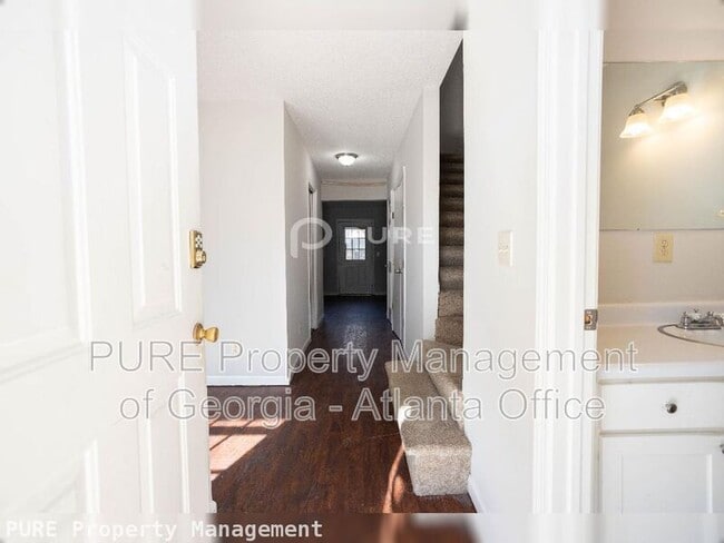 Building Photo - 772 Rogers Way SW