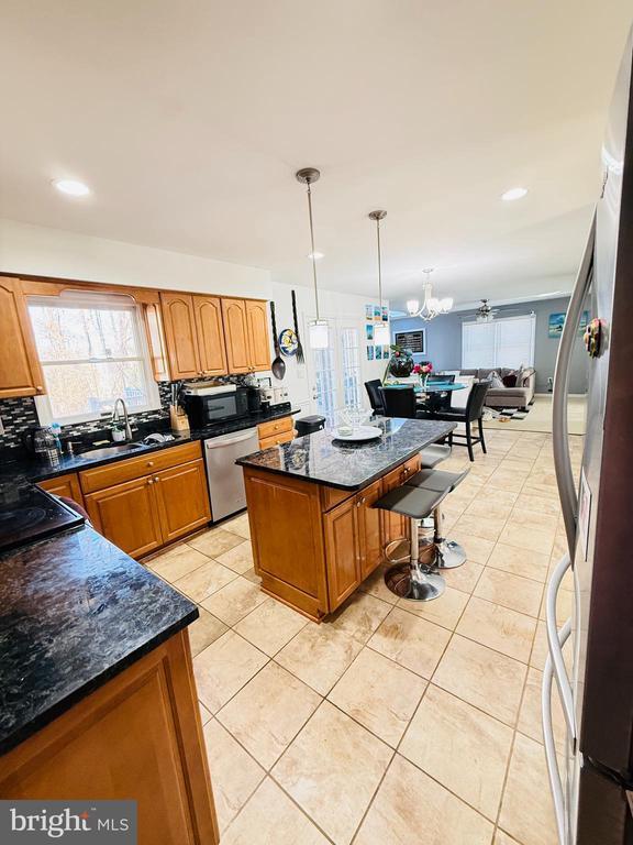 Building Photo - 16108 Kennedy St