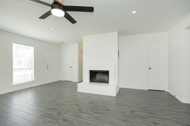 Building Photo - 5800 Lumberdale Rd