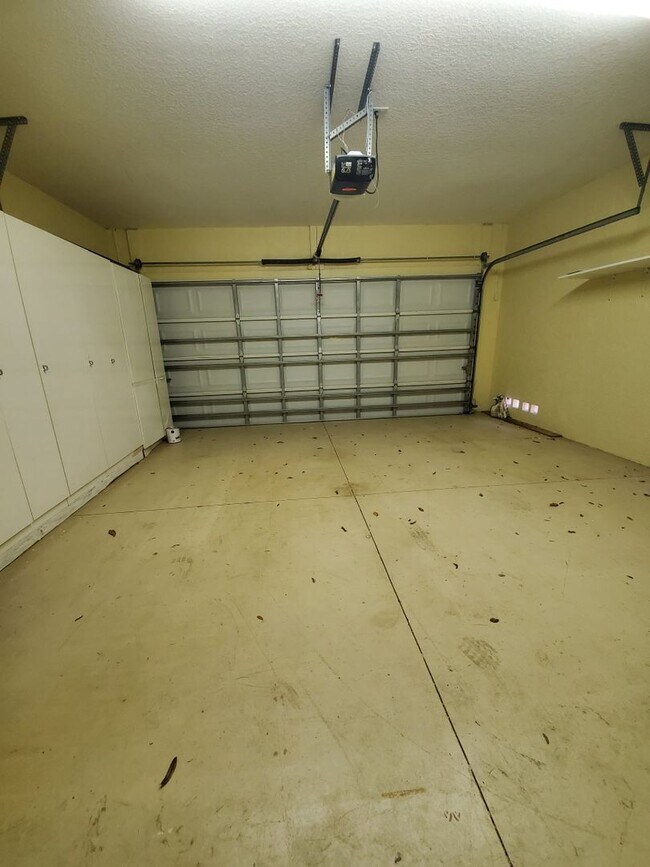 Building Photo - Venice, FL 3BR/2BA/2CG Single Family Home