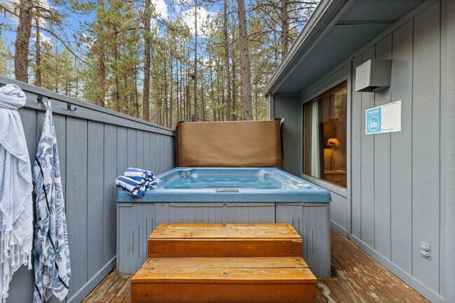 Building Photo - 18087 E Butte Ln