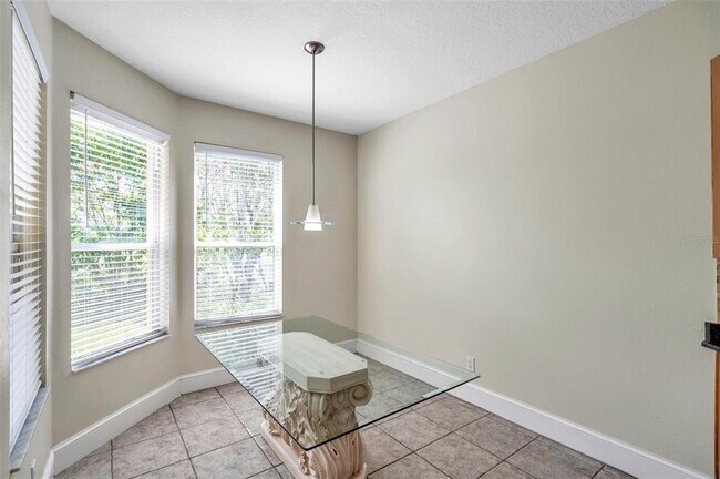 Building Photo - 1915 Fruitridge St