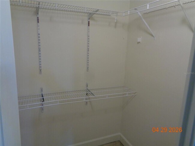 Building Photo - 210 Woodhouse Ln