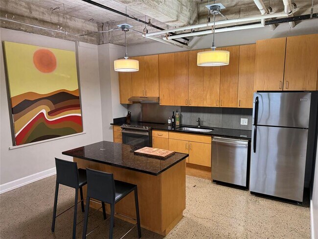 Building Photo - 710 Colorado St