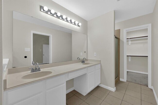 Building Photo - 22727 Bridgewater Dr