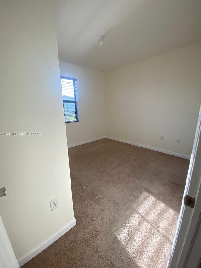 Building Photo - 17341 SW 153rd Ct