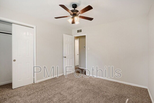 Building Photo - 2949 S Dexter Way