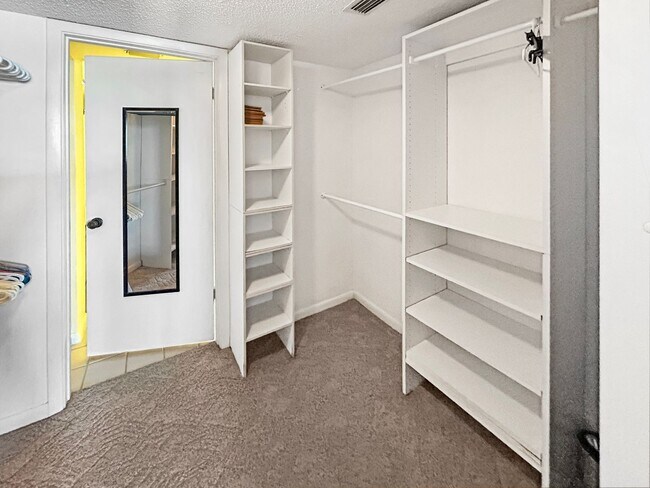 Building Photo - Waterfront Furnished 1 Bed, 1.5 Bath at Chateau Towers – 9th Floor with Balcony