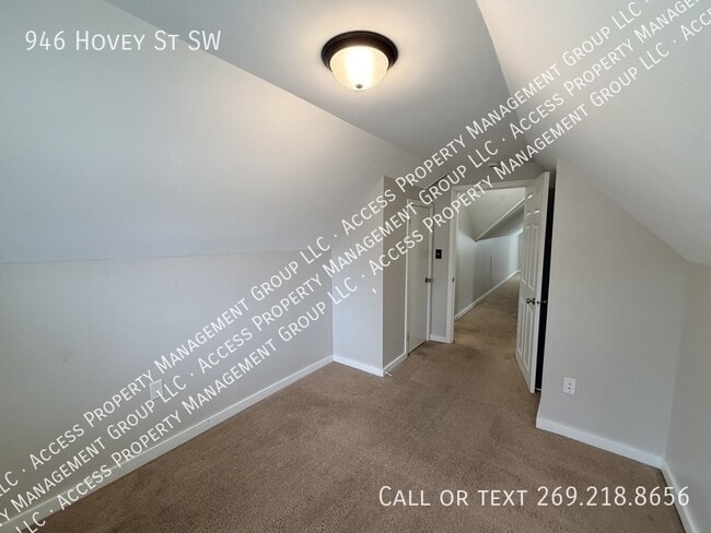 Building Photo - 946 Hovey St SW