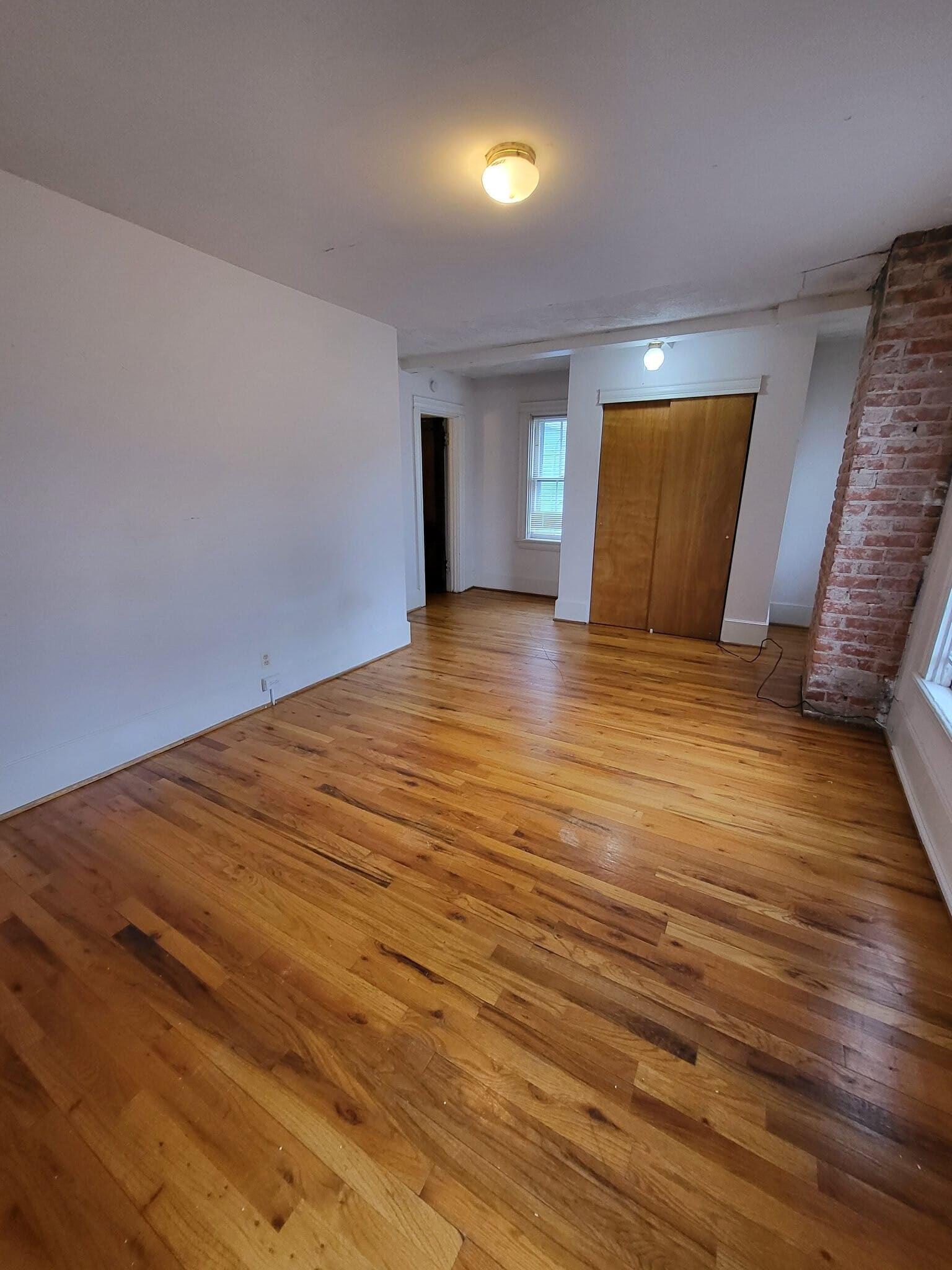 Building Photo - 376 Pearl St